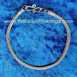The Viking Knitting (Vikingestrik) chain A